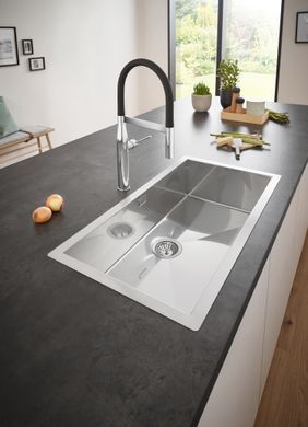 фотографія Змішувач для кухні з гнучким виливом Grohe Essence New (30294000)