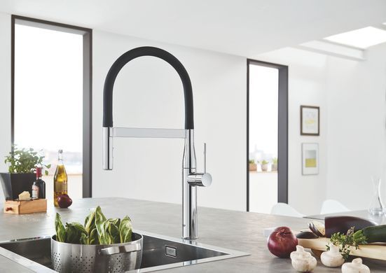 фотографія Змішувач для кухні з гнучким виливом Grohe Essence New (30294000)