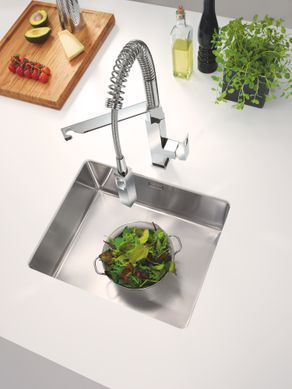 фото Змішувач для кухні з гнучким виливом Grohe Eurocube (31395DC0)