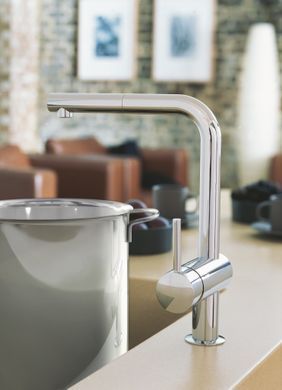 фото Змішувач для кухні з висувним виливом Grohe Minta (32168000)