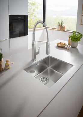 фото Змішувач для кухні з гнучким виливом Grohe Eurocube (31395000)