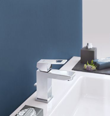 фотографія Змішувач для раковини S-розміру Grohe Eurocube (2312700E)