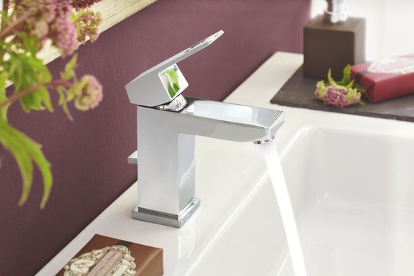 фотографія Змішувач для раковини S-розміру Grohe Eurocube (2312700E)