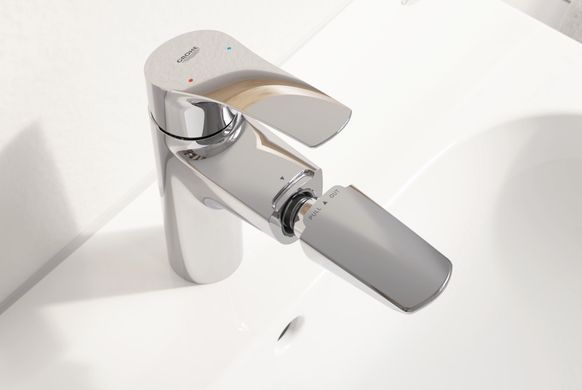 фотографія Змішувач для раковини з висувним виливом Grohe Eurosmart New (23976003)