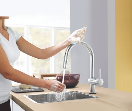 фото Сенсорний змішувач для кухні з висувним виливом Grohe Minta Touch (31358DC2)