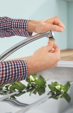 фотографія Змішувач для кухні Grohe BauEco (31680000)