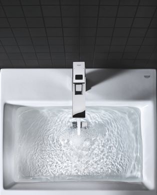 фотографія Змішувач для раковини M-розміру Grohe Eurocube (23445000)
