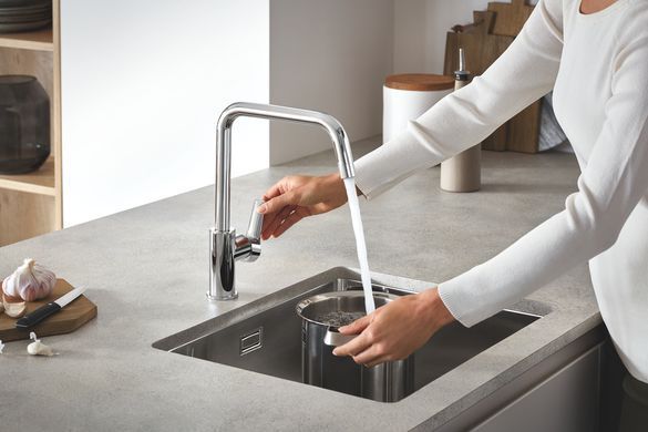 фото Змішувач для кухні Grohe Eurosmart New (30567000)