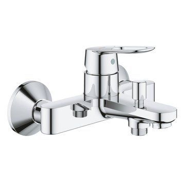 фотографія Смеситель однорычажный для ванны Grohe BauLoop (23603000) изготовлен из прочной и износостойкой латуни с равномерным хромированным покрытием, благодаря которому изделие имеет привлекательный внешний вид и устойчиво к механическим повреждениям. Подача воды