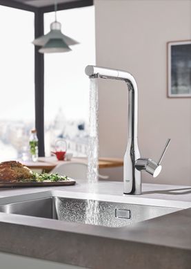 фотографія Змішувач для кухні з висувним виливом Grohe Essence New (30270000)