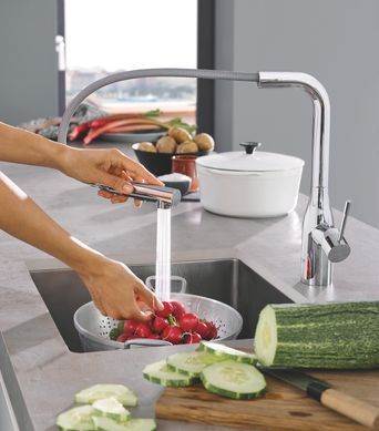 фотографія Змішувач для кухні з висувним виливом Grohe Essence New (30270000)