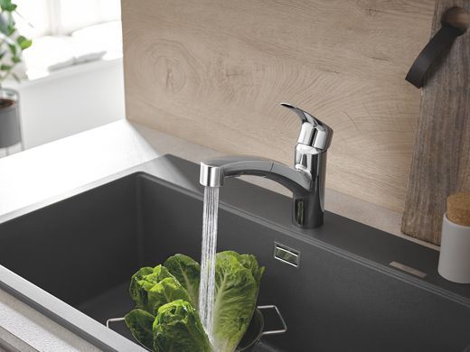 фото Змішувач для кухні з висувним виливом Grohe Eurosmart New (30305001)