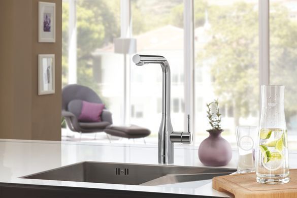 фотографія Змішувач для кухні з висувним виливом Grohe Essence New (30270000)
